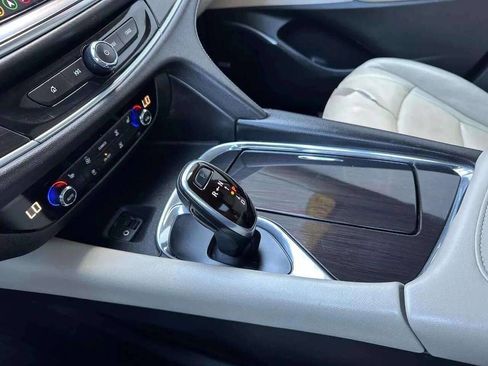 Used 2020 Buick Enclave Essence w/ Sound and Sites Package image 18