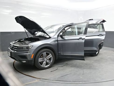 Used 2018 Volkswagen Tiguan SEL Premium AWD/4WD image 46