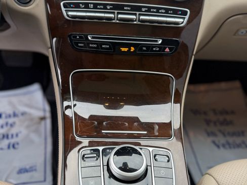 Used 2019 Mercedes-Benz GLC 300 4MATIC image 39