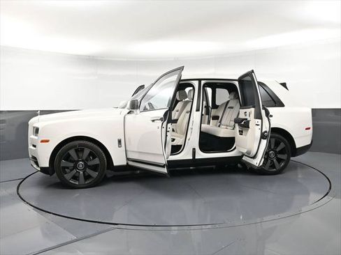 Certified 2022 Rolls-Royce Cullinan w/ Dark Exterior Package AWD/4WD image 41