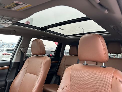 Used 2017 Toyota Highlander Limited Platinum image 30