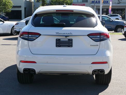 Used 2024 Maserati Levante GT Ultima image 6
