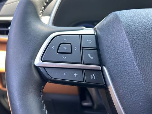 Used 2023 Toyota Highlander Platinum AWD/4WD image 13