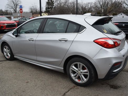 Used 2017 Chevrolet Cruze LT w/ Convenience Package image 8