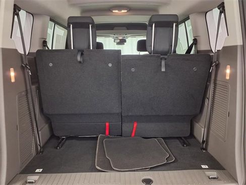 Used 2022 Ford Transit Connect XLT image 23
