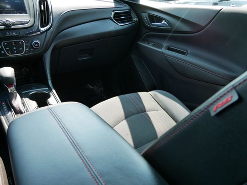 Used 2024 Chevrolet Equinox RS AWD/4WD image 11