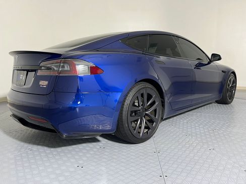 Used 2022 Tesla Model S Plaid image 8