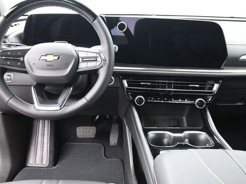 New 2026 Chevrolet Traverse High Country w/ LPO, Floor Liner Package FWD image 23
