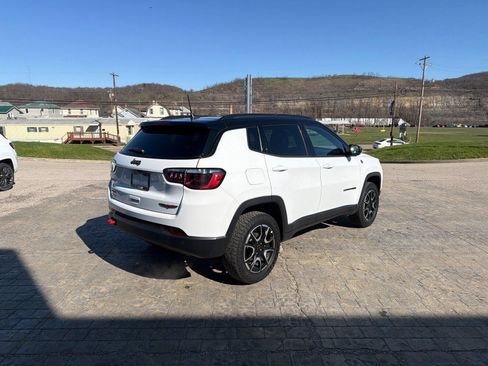 Used 2025 Jeep Compass Trailhawk image 8
