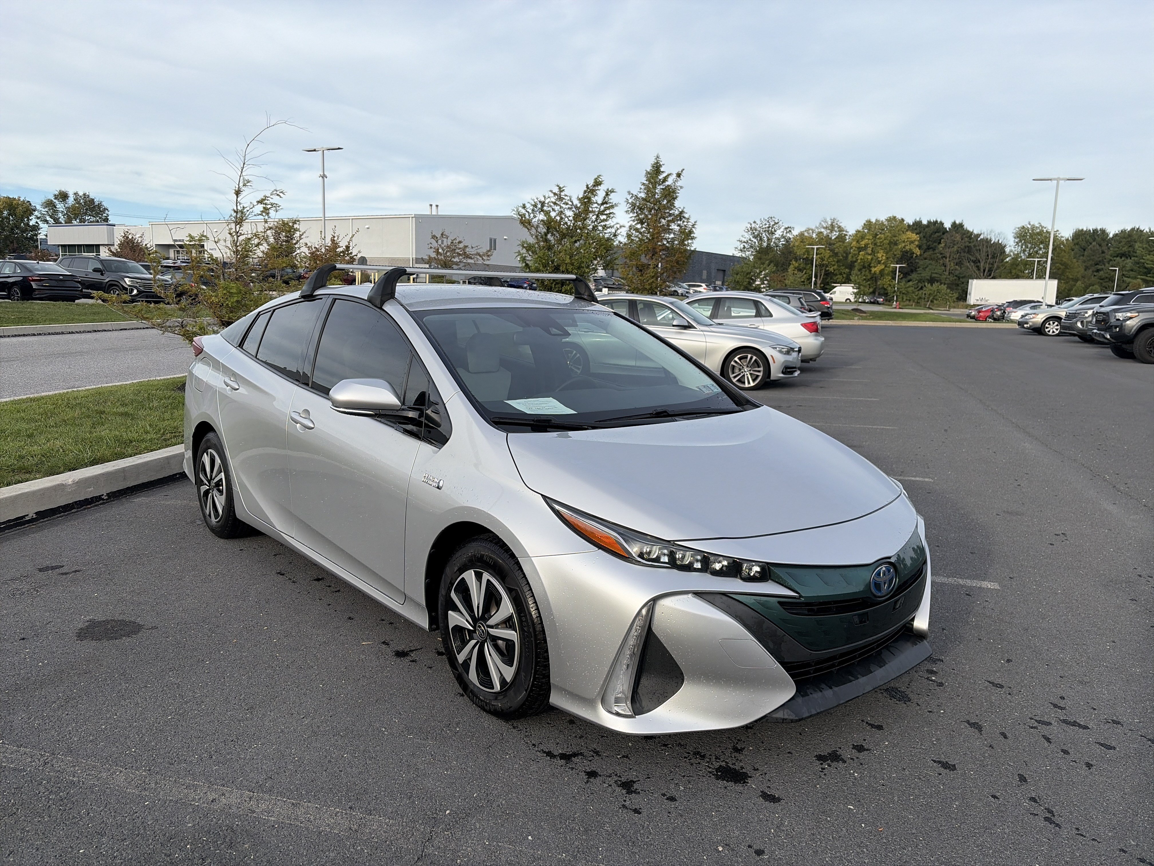 Used 2019 Toyota Prius Prime Premium FWD image 3