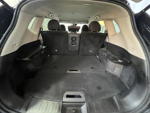 Used 2020 Nissan Rogue SV image 26