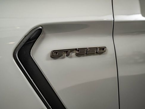 Used 2017 Ford Mustang Shelby GT350 w/ Electronics Package RWD image 10