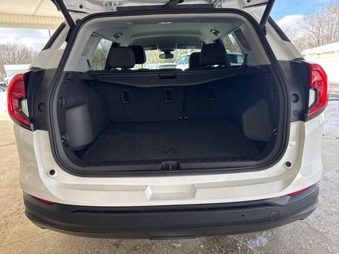 Used 2023 GMC Terrain SLE w/ Driver Convenience Package image 30