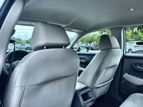 Used 2024 Honda HR-V LX image 23