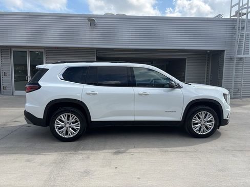 Used 2024 GMC Acadia Elevation image 4