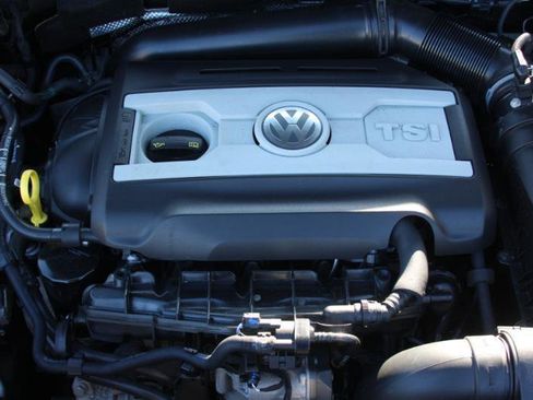 Used 2016 Volkswagen CC Sport FWD image 16
