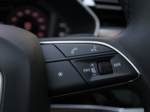 New 2025 Audi Q3 2.0T Premium image 13