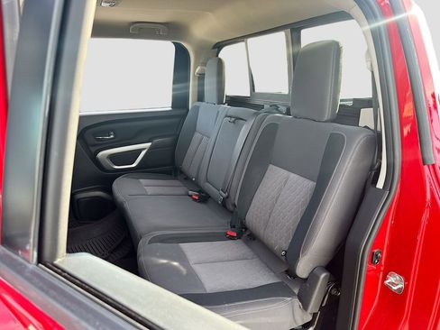 Used 2020 Nissan Titan SV w/ SV Convenience Package image 23