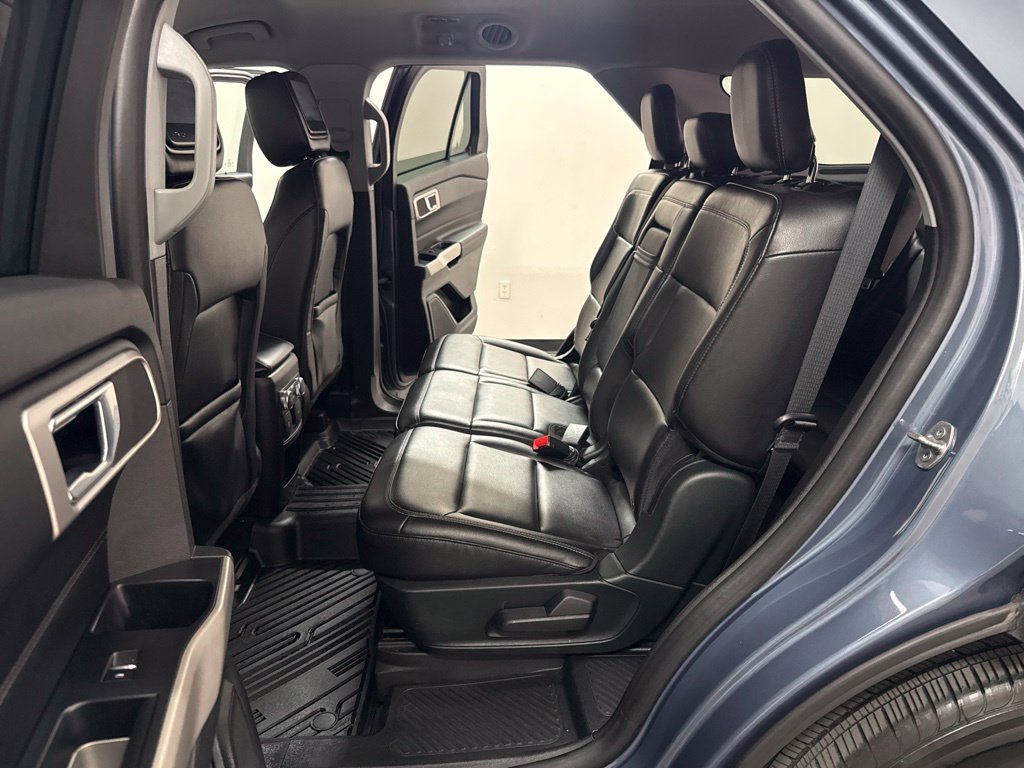 Used 2021 Ford Explorer XLT w/ Equipment Group 202A AWD/4WD image 30