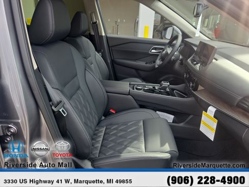 Used 2026 Nissan Rogue Platinum AWD/4WD image 27