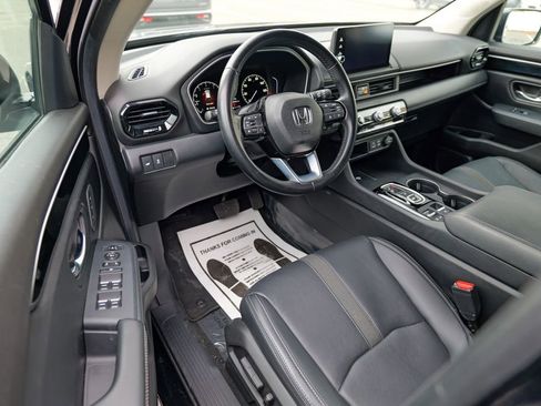 Used 2025 Honda Pilot EX-L image 16