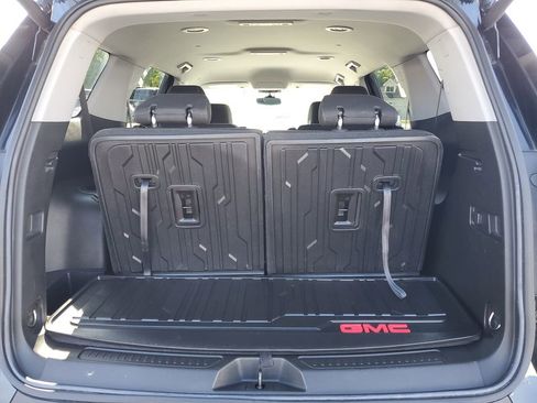 Used 2023 GMC Acadia SLE w/ Driver Convenience Package image 30