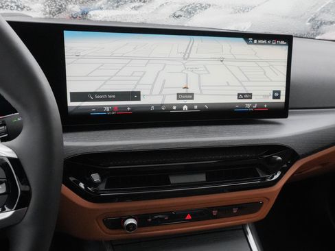 Certified 2025 BMW 330i Sedan image 22