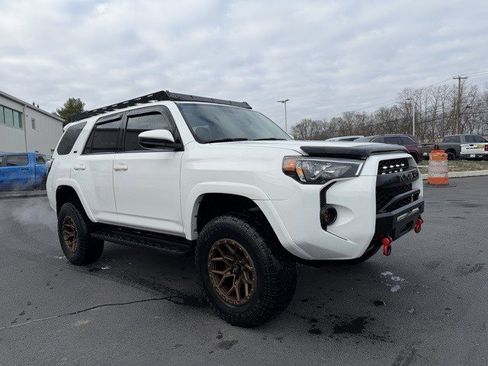 Used 2016 Toyota 4Runner SR5 image 9