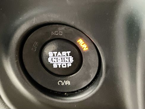 Used 2023 Jeep Wrangler Unlimited Sahara AWD/4WD image 20