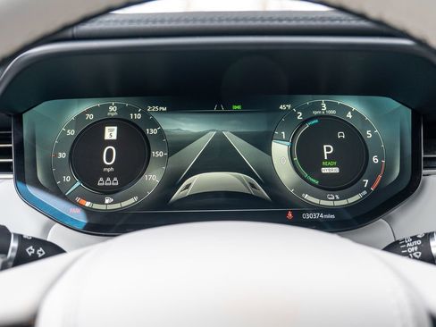 Used 2025 Land Rover Range Rover Sport Dynamic SE image 14