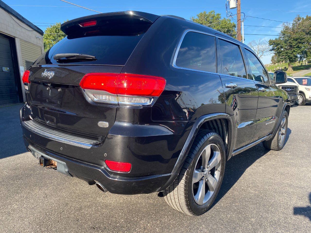 Used 2015 Jeep Grand Cherokee Overland AWD/4WD image 3