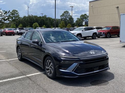 New 2026 Hyundai Sonata Blue FWD image 2