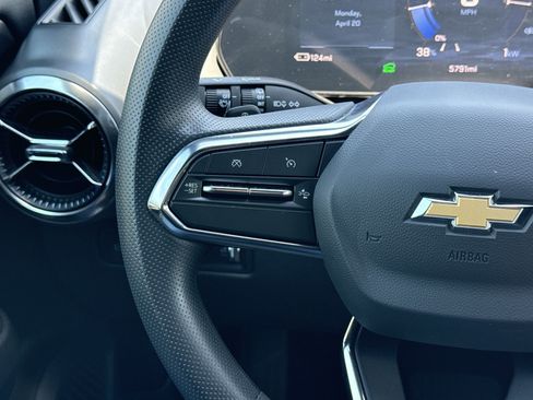 Used 2025 Chevrolet Equinox EV LT image 19