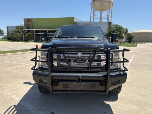 Used 2017 Ford F250 Lariat w/ Lariat Value Package AWD/4WD image 6