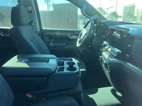 Used 2025 Chevrolet Silverado 1500 LT image 6