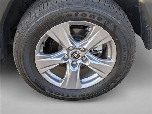 Used 2025 Toyota RAV4 XLE AWD/4WD image 14