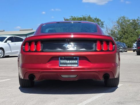 Used 2015 Ford Mustang Coupe RWD image 4
