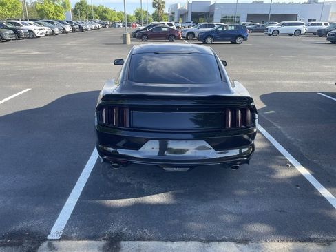 Used 2017 Ford Mustang Coupe RWD image 6