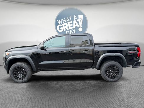 Used 2023 Chevrolet Colorado Trail Boss AWD/4WD image 7
