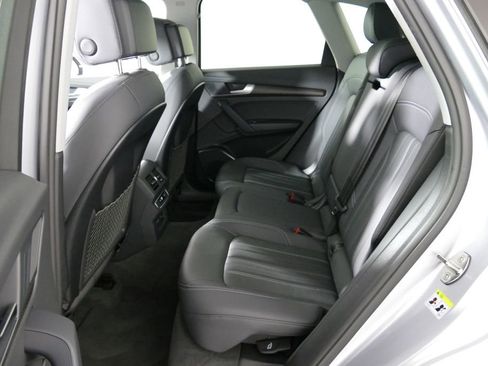 Used 2023 Audi Q5 2.0T Premium w/ Convenience Package AWD/4WD image 4