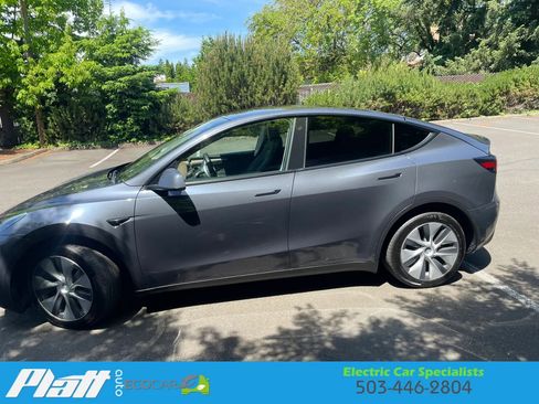 Used 2023 Tesla Model Y Long Range AWD/4WD image 5