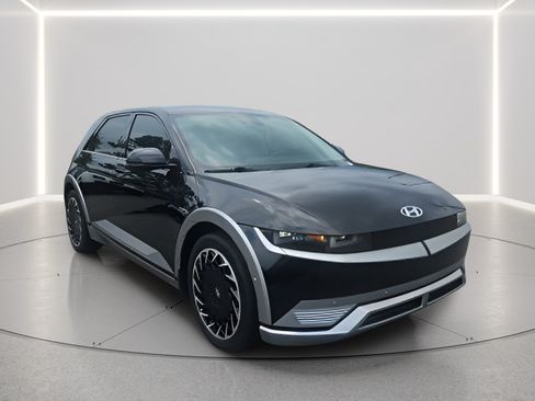 Used 2023 Hyundai Ioniq 5 Limited AWD/4WD image 7