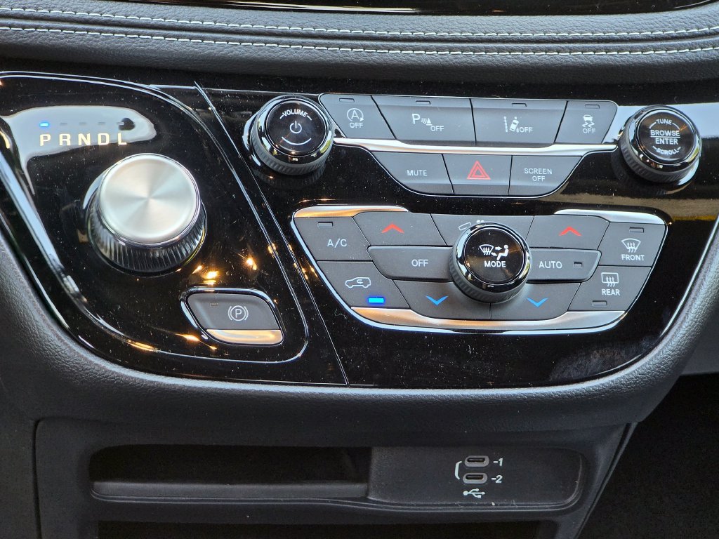 New 2027 Chrysler Pacifica Select FWD image 27