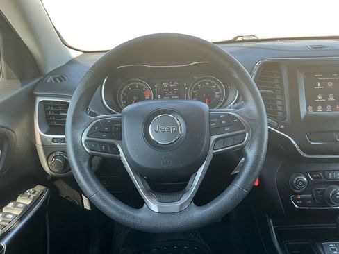 Used 2020 Jeep Cherokee Latitude FWD image 18