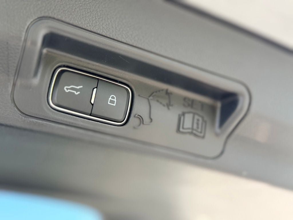 New 2026 Ford Explorer Active RWD image 26