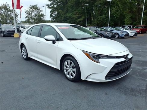 Used 2024 Toyota Corolla LE image 1