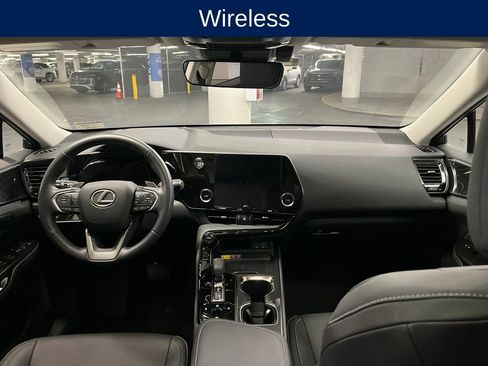 Used 2025 Lexus NX 250 FWD w/ Premium Package image 7
