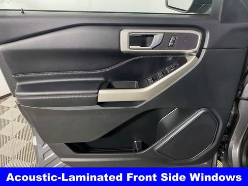 Used 2022 Ford Explorer XLT w/ Equipment Group 202A image 13