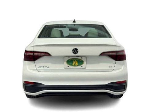 Used 2023 Volkswagen Jetta SE FWD image 3