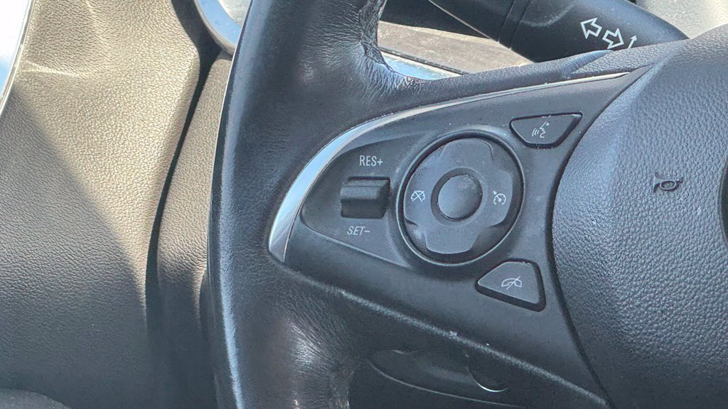 Used 2019 Buick Enclave Essence FWD image 18